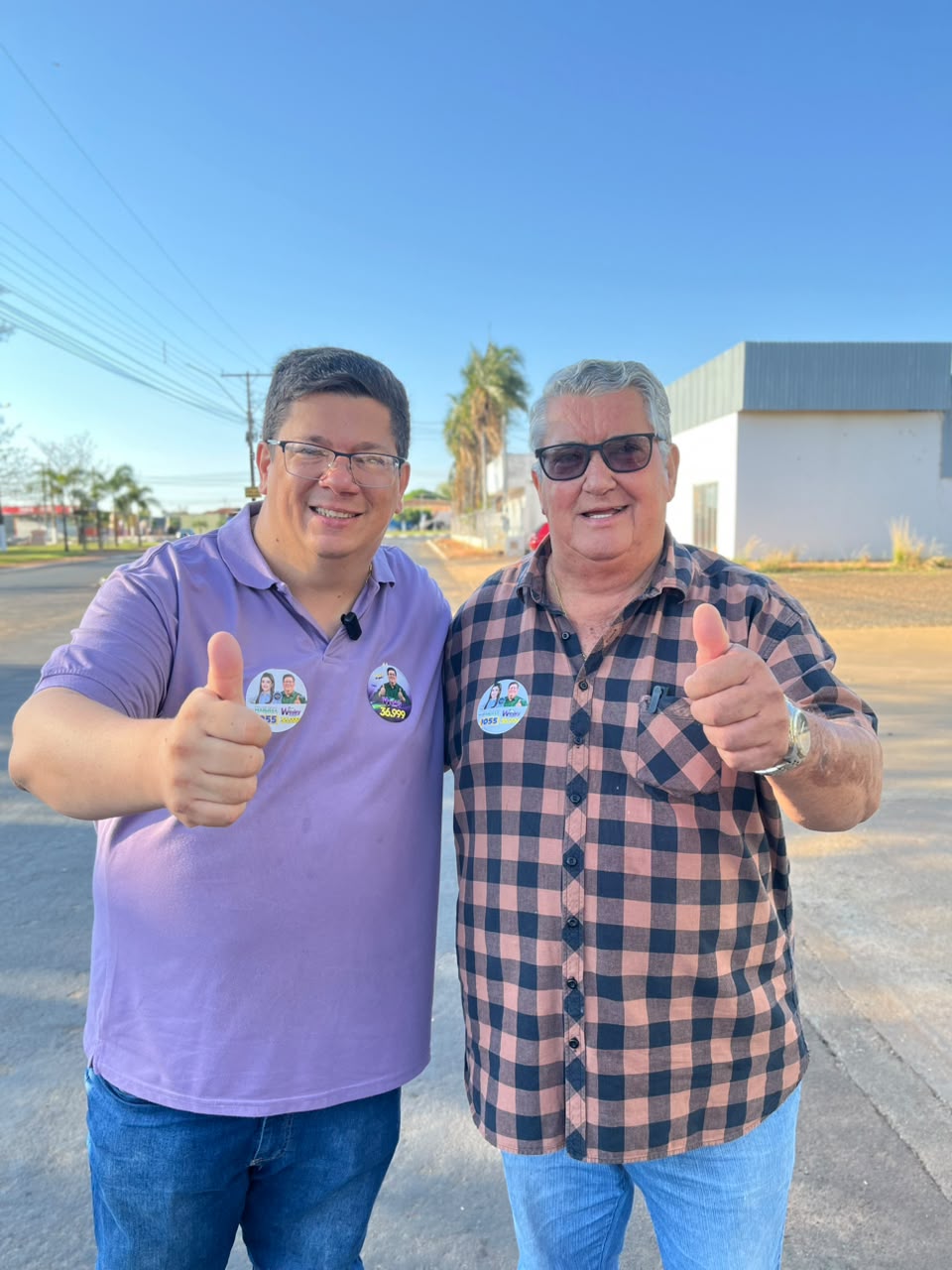 Wesley Santos em encontro durante atividade de campanha
