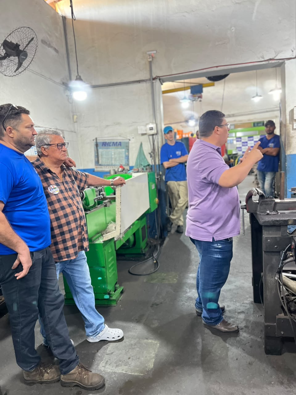 Wesley Santos durante visita a um local de trabalho